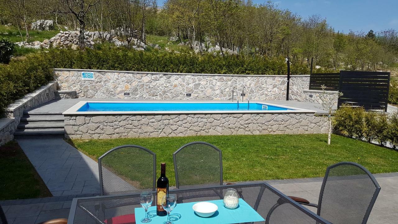 Villa Kos Lupoglav  Εξωτερικό φωτογραφία
