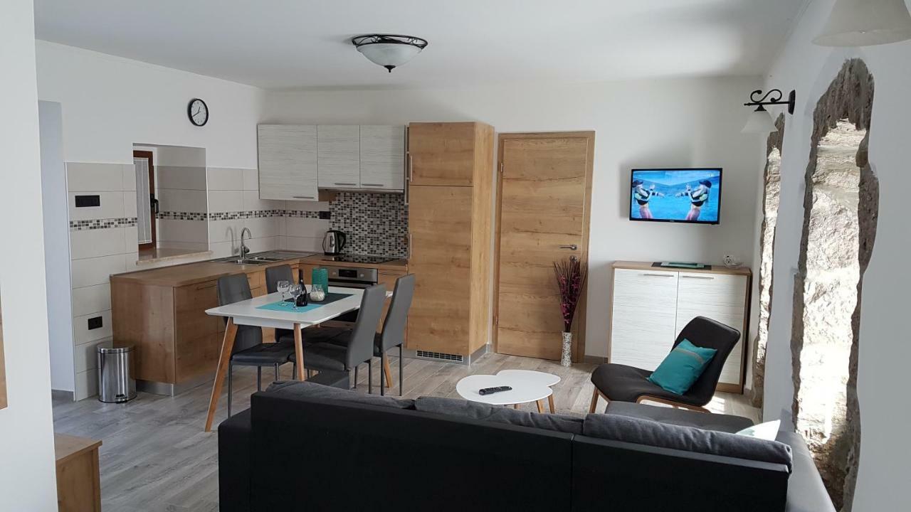 Villa Kos Lupoglav  Εξωτερικό φωτογραφία