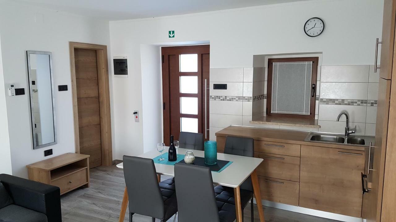 Villa Kos Lupoglav  Εξωτερικό φωτογραφία