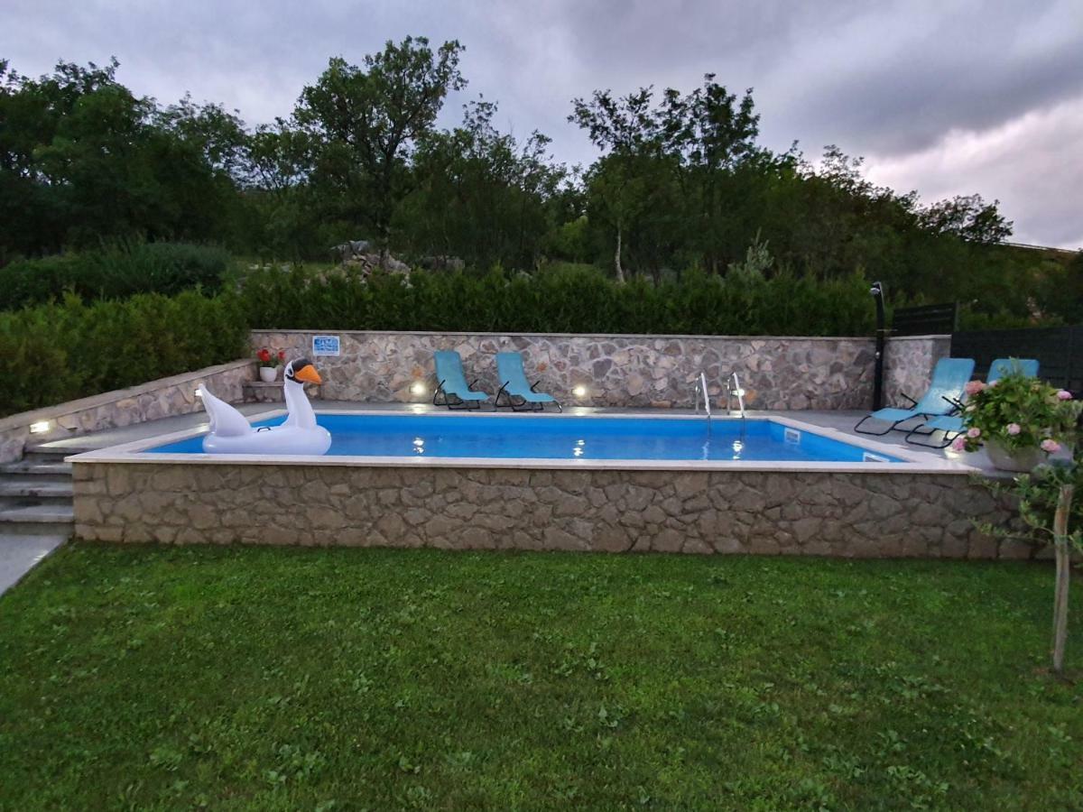 Villa Kos Lupoglav  Εξωτερικό φωτογραφία